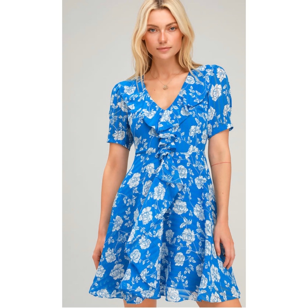 Lulus Ximena Blue Floral Short Sleeve Mini Dress